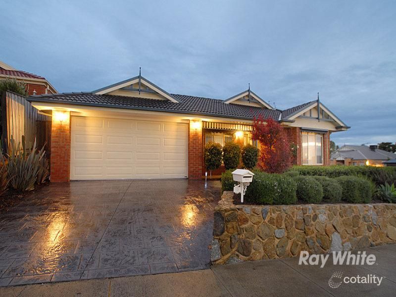 13 Lynch Ct, Berwick, VIC 3806