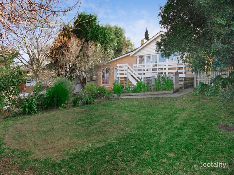 38 Scenic Rd, Highton, VIC 3216