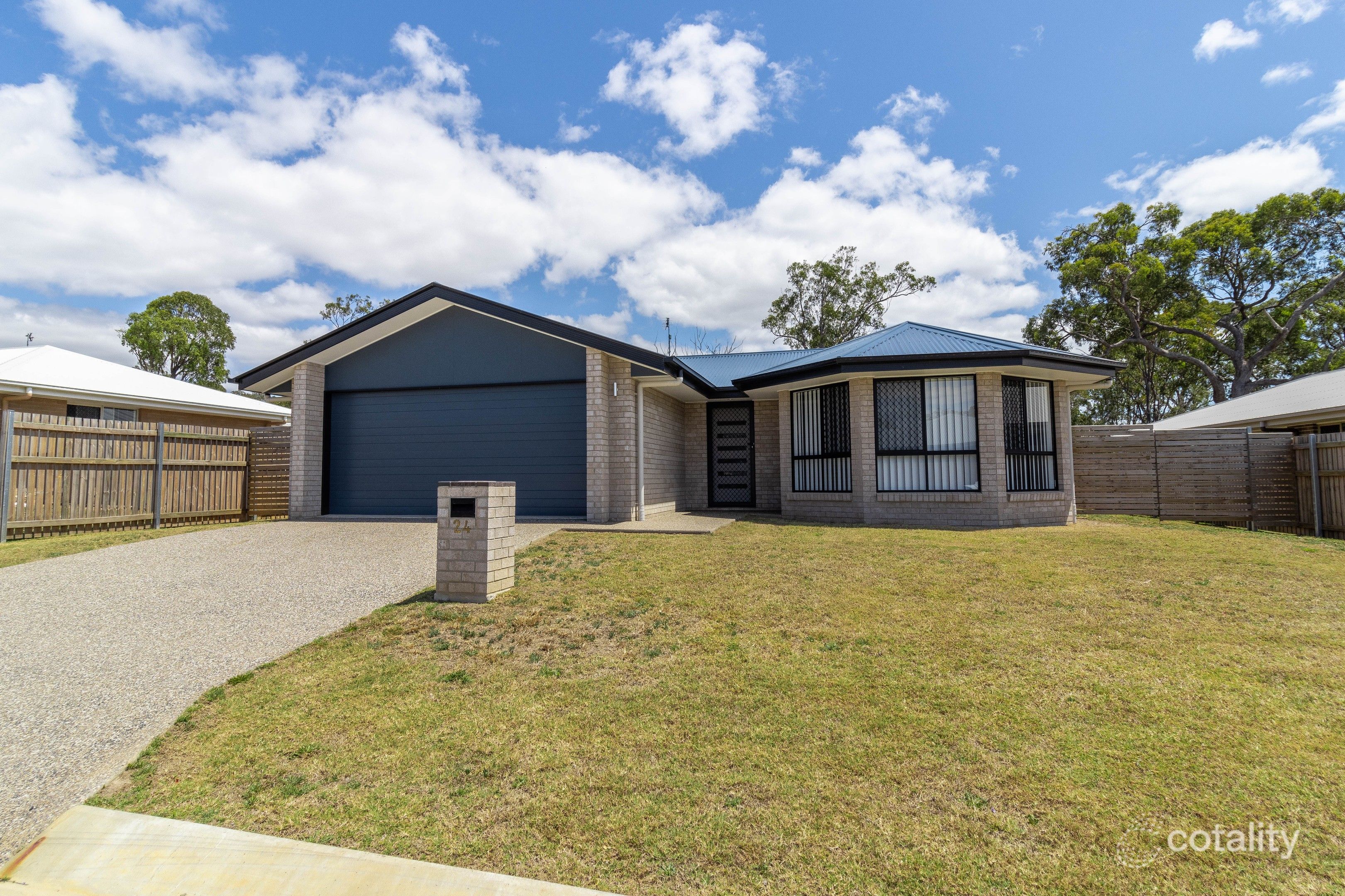 24 Bradman Way, Urangan, QLD 4655