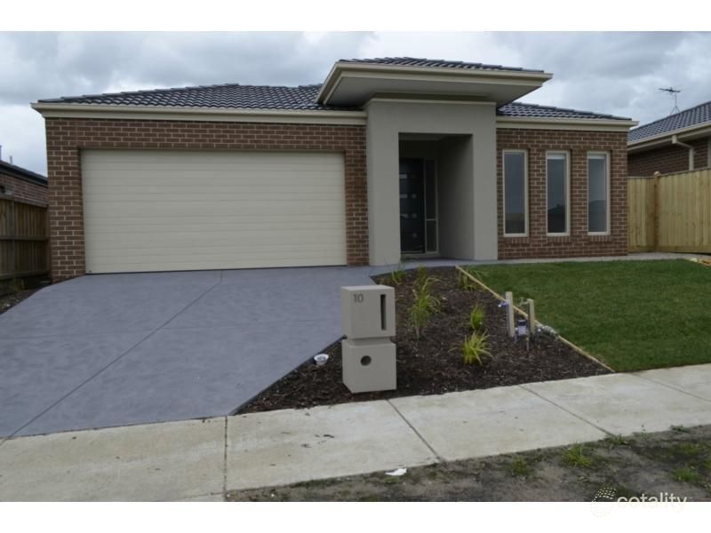 10 Brolin Tce, Cranbourne North, VIC 3977