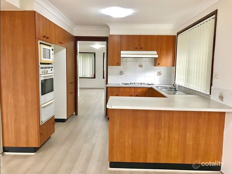 8 Cressbrook Dr, Wattle Grove, NSW 2173
