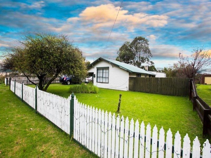 4 Lyall St, Tooradin, VIC 3980