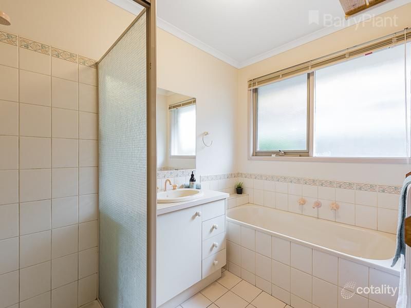 28 Fairlawn Pl, Bayswater, VIC 3153