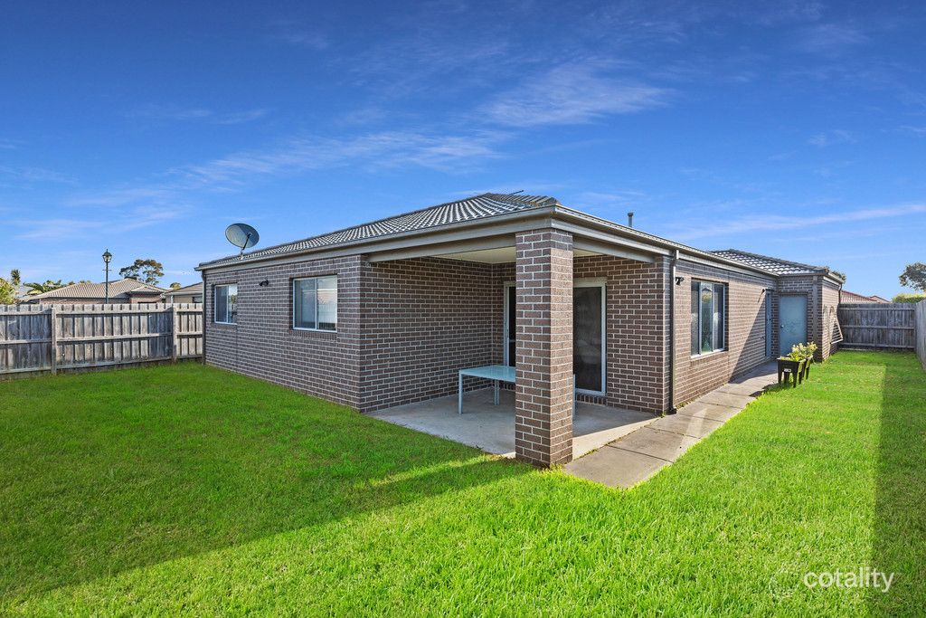 4 David Cl, Skye, VIC 3977