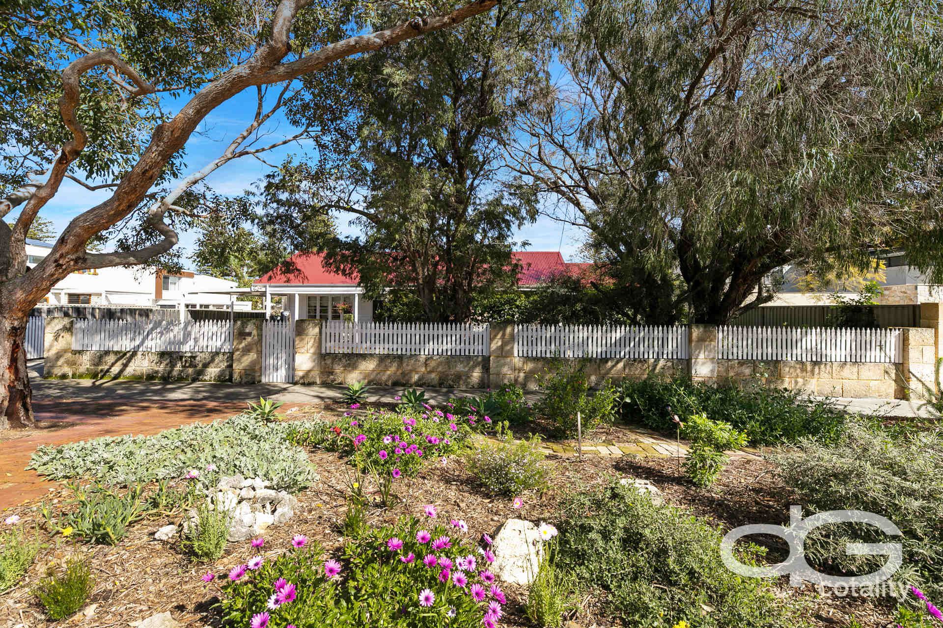 17 Cadd St, Beaconsfield, WA 6162