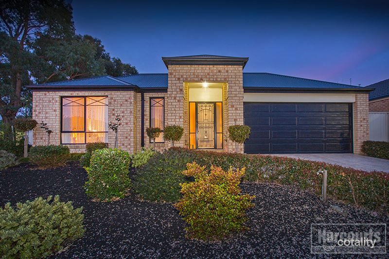 18 Latrobe Ave, Pakenham, VIC 3810