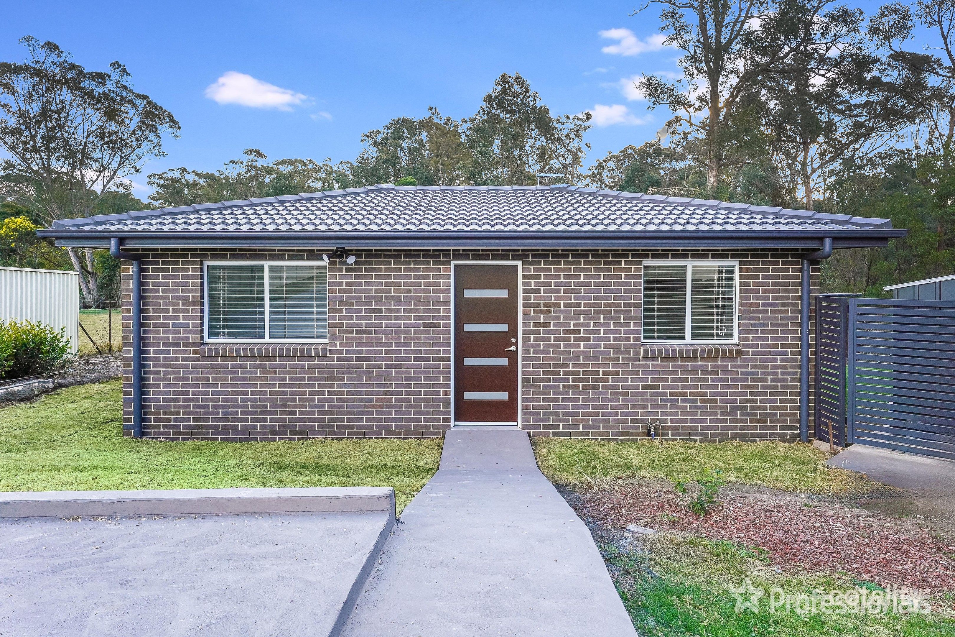12 Harmony Pl, Thirlmere, NSW 2572