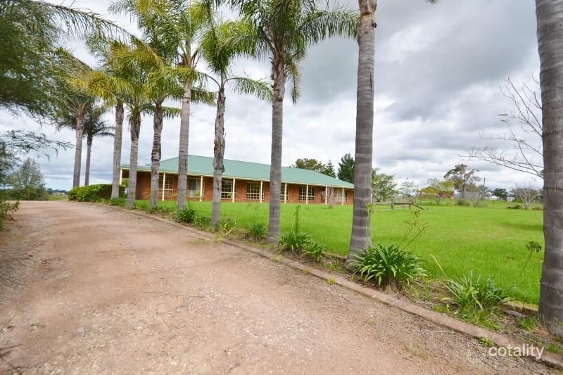 26 Quarry Rd, The Oaks, NSW 2570