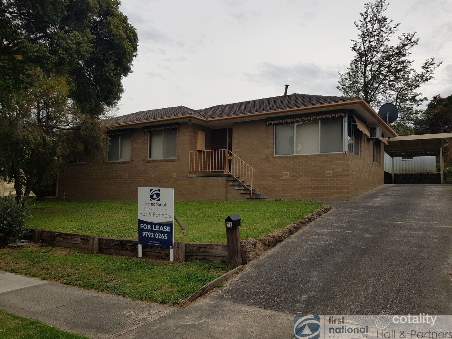76 Essex Park Dr, Endeavour Hills, VIC 3802