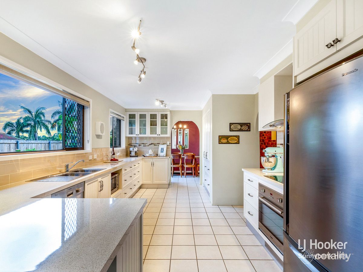 19 Pineneedle Pl, Sunnybank Hills, QLD 4109