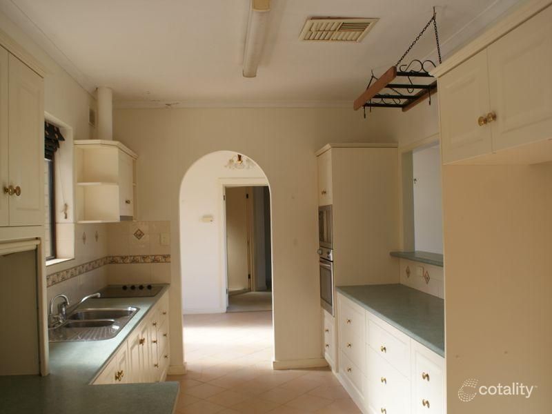 3 East View St, Clare, SA 5453