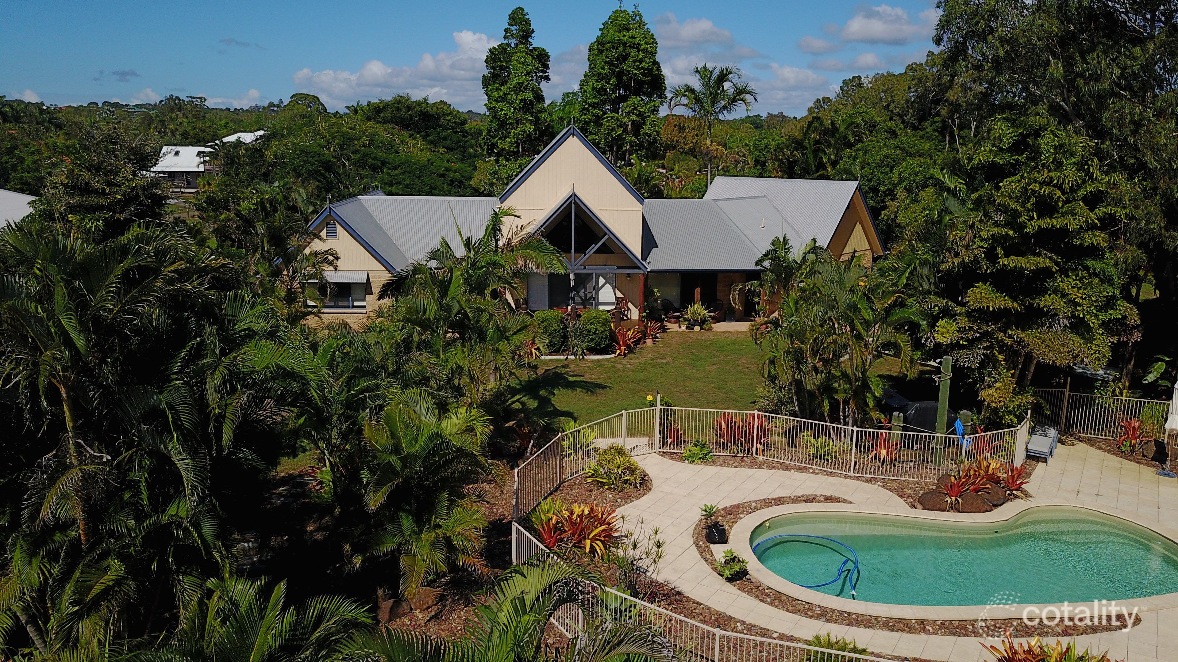 4 Meadow Dr, Dundowran Beach, QLD 4655