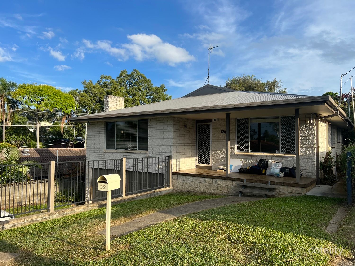 32 Pilliga St, Southport, QLD 4215