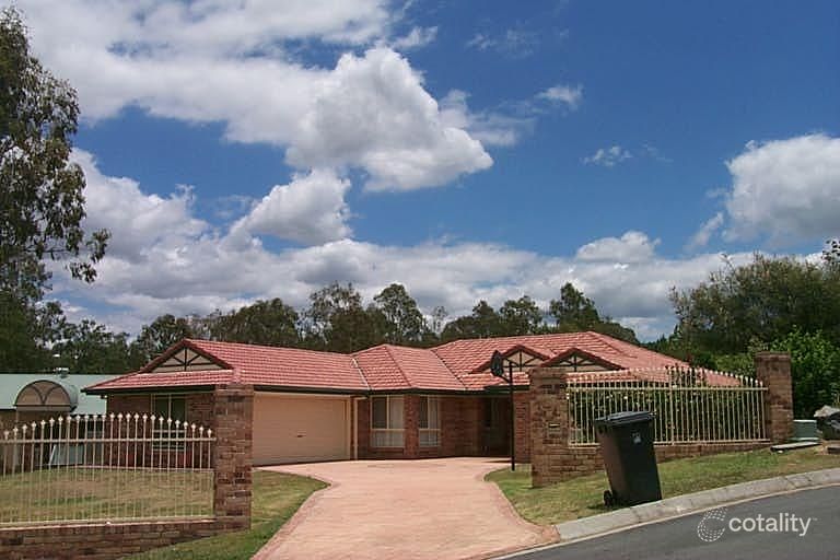 4 Earle Ct, Brookfield, QLD 4069