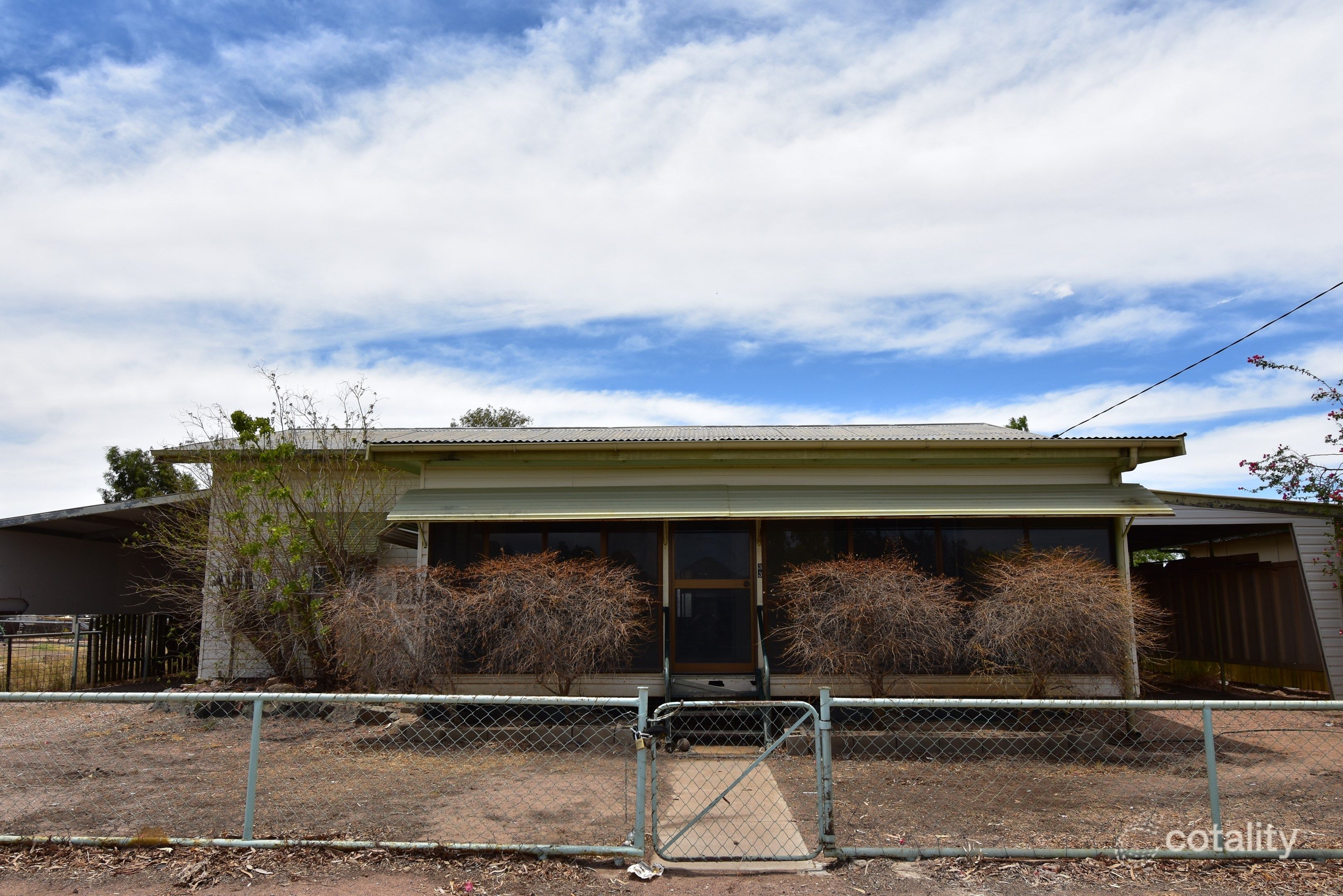 33 Vindex St, Winton, QLD 4735
