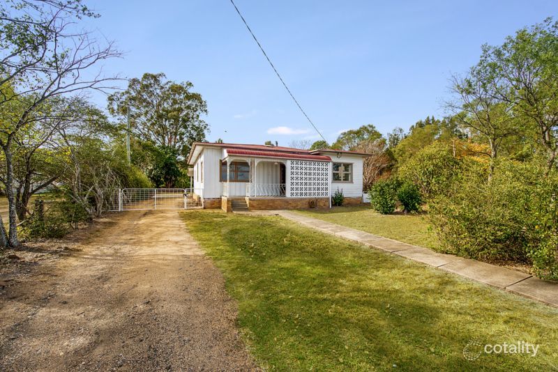 8 Hamilton St, Warwick, QLD 4370