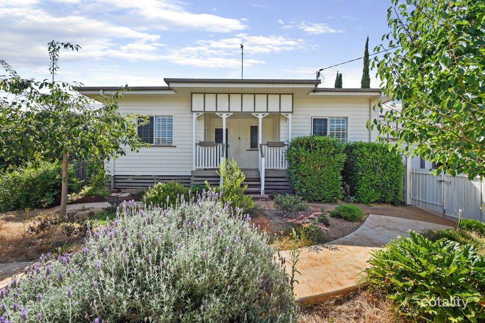 332 Hume St, Centenary Heights, QLD 4350