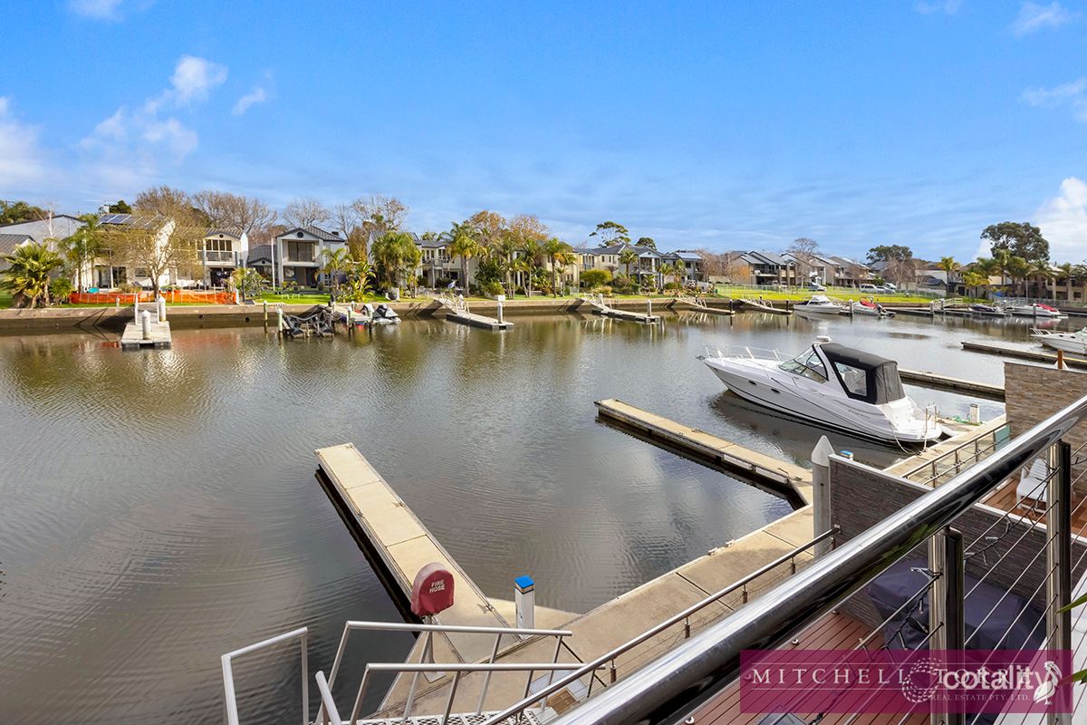 18 Pier One Dr, Patterson Lakes, VIC 3197
