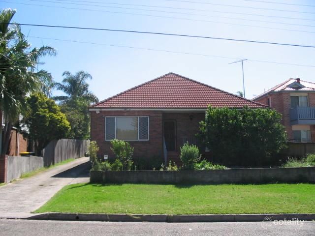 4 Waratah Pde, Narraweena, NSW 2099