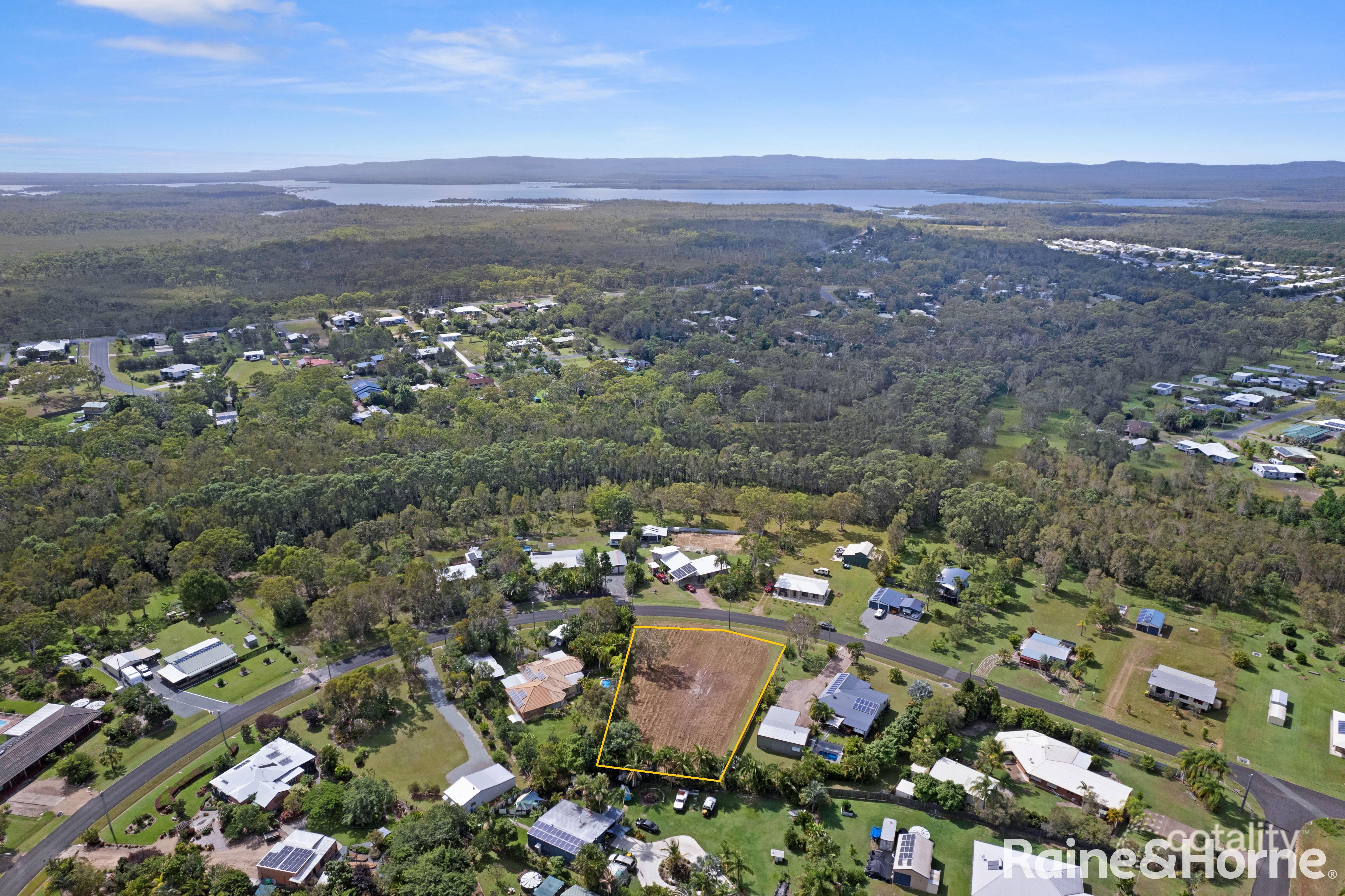 19 Discovery Dr, Cooloola Cove, QLD 4580
