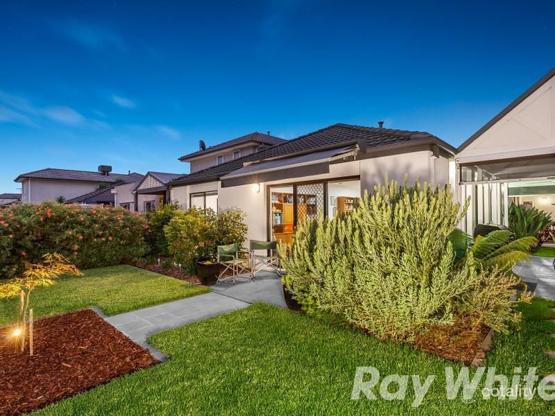 49 Sovereign Manors Cres, Rowville, VIC 3178