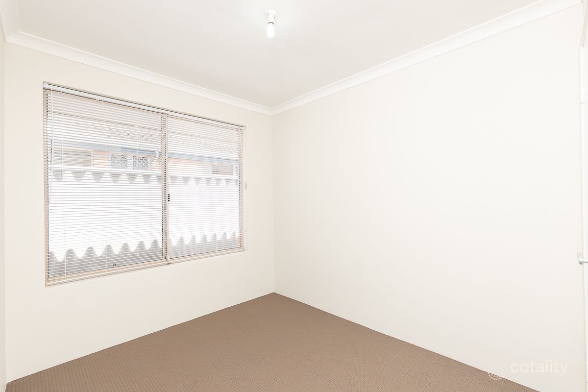 26 Fairview Dr, Waikiki, WA 6169