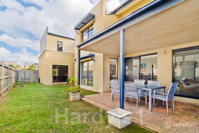 1 Shearwater Dr, Warriewood, NSW 2102