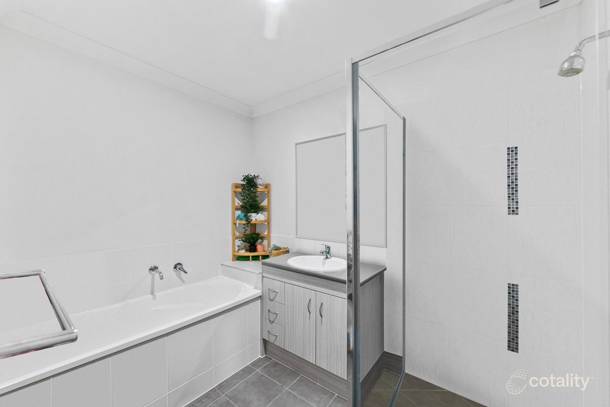 11 Nike Ct, Wulkuraka, QLD 4305