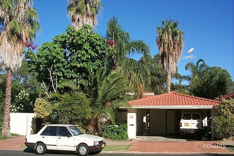 32 Templetonia Cres, City Beach, WA 6015