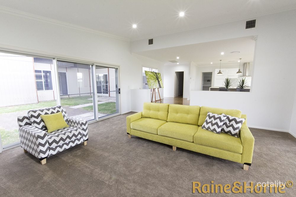 8 Waldorf Pl, Dubbo, NSW 2830