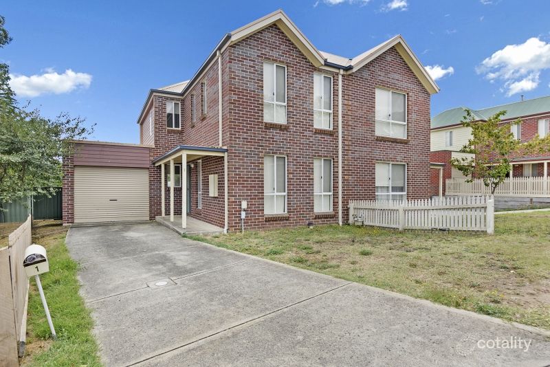 1 Bentley Pl, Ballarat East, VIC 3350
