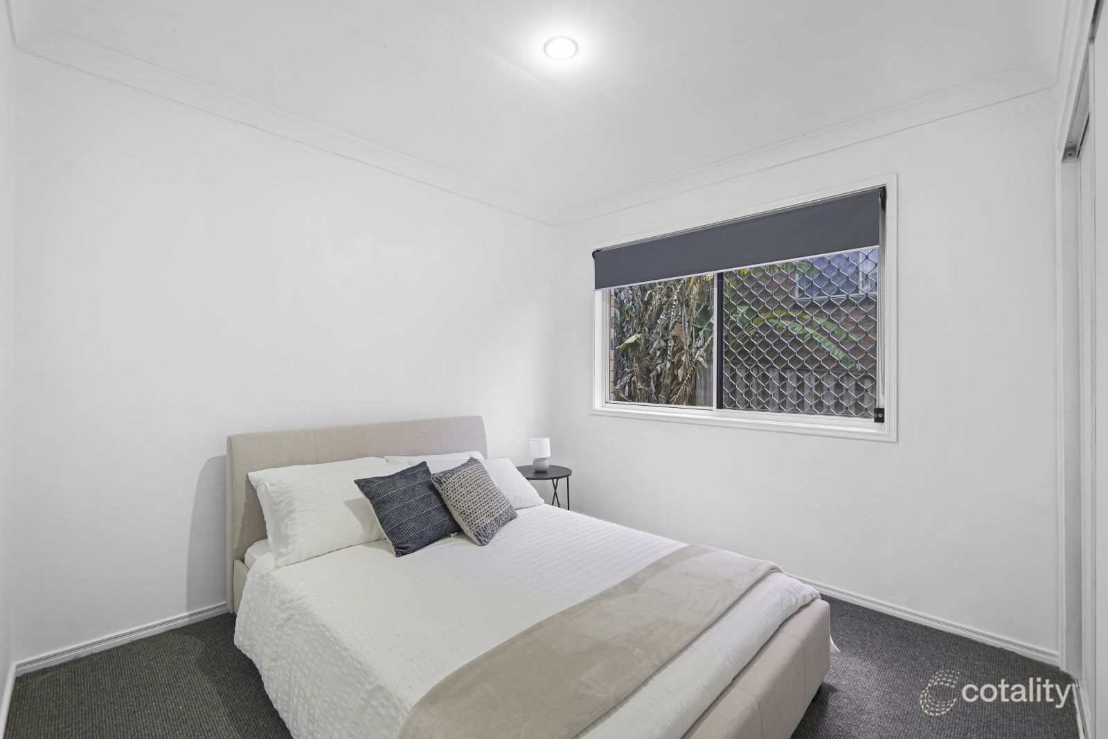 5 Flint Ct, Pacific Pines, QLD 4211