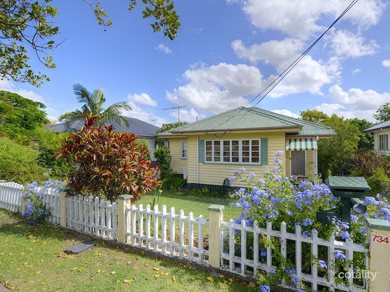 734 Cavendish Rd, Holland Park, QLD 4121