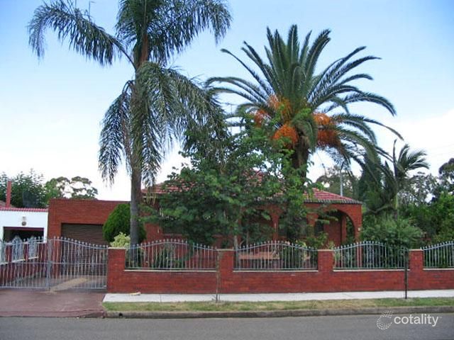 32 Butler Ave, Bossley Park, NSW 2176