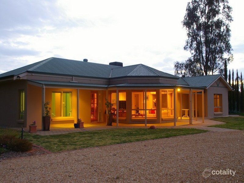 225 Gurra Rd, Gurra Gurra, SA 5343