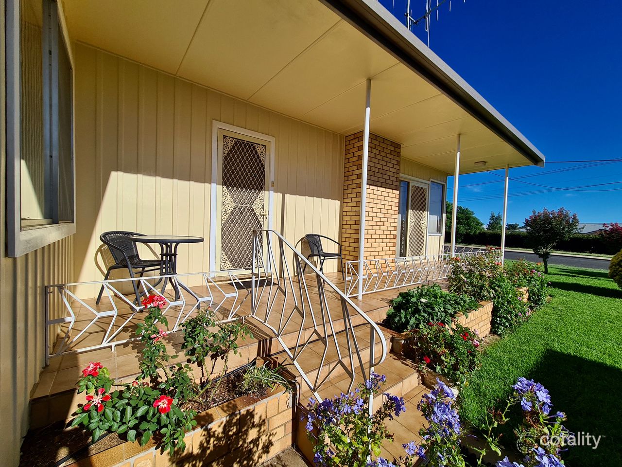 11 Brolgan Rd, Parkes, NSW 2870