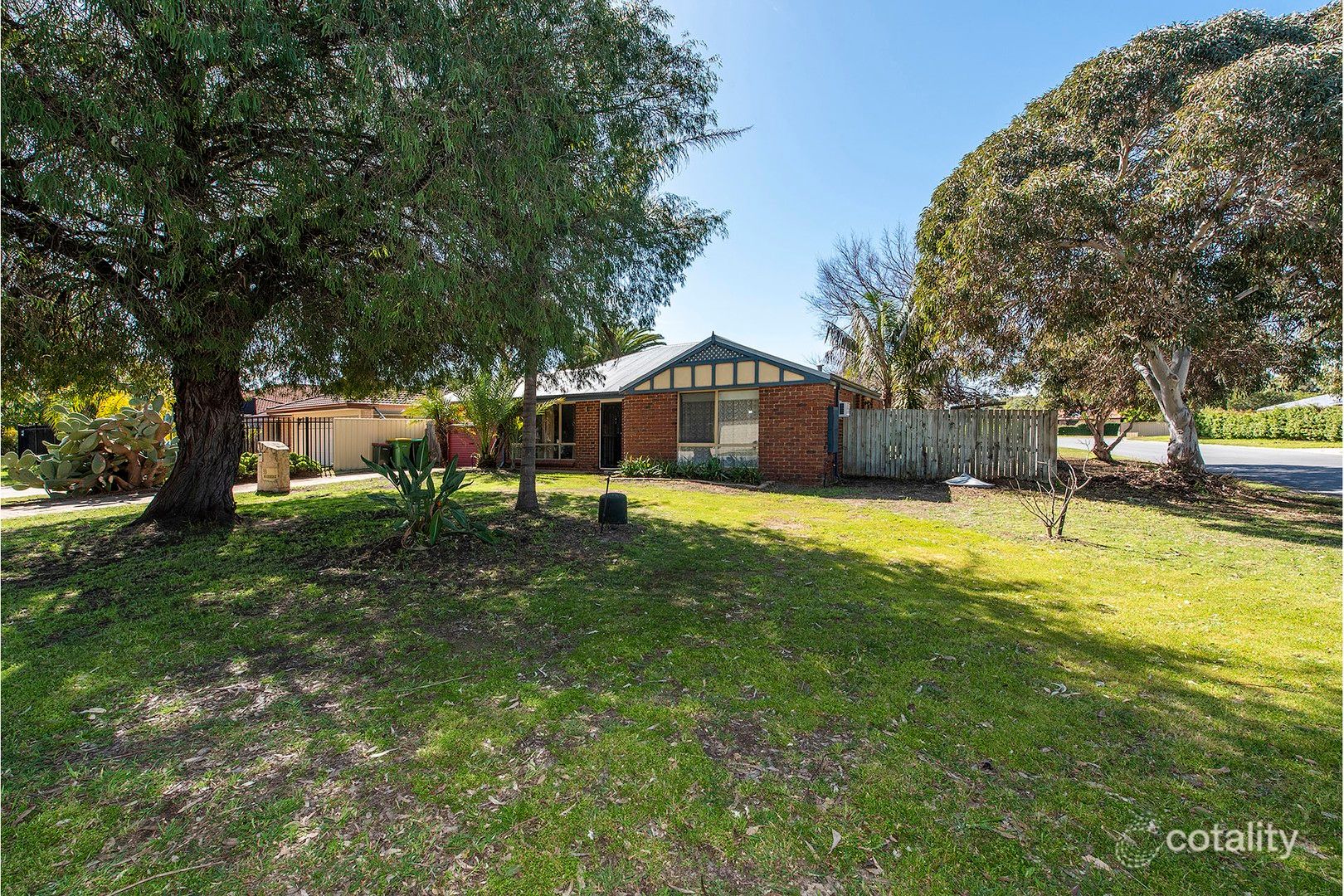 99 Woodbridge Dr, Cooloongup, WA 6168