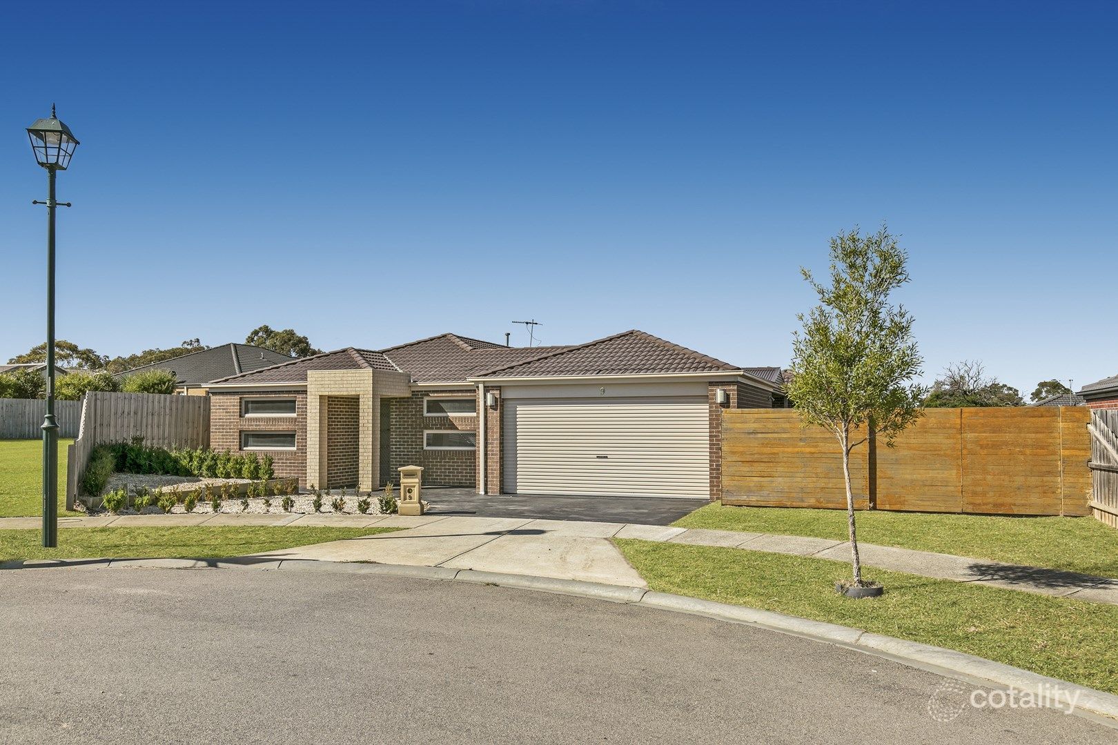 9 Di Blasi Ct, Skye, VIC 3977