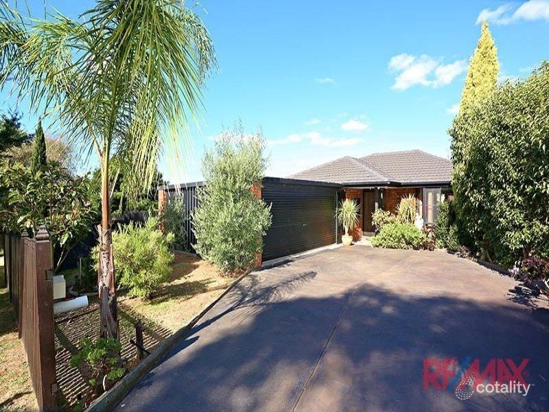 10 Bill Pl, Hampton Park, VIC 3976