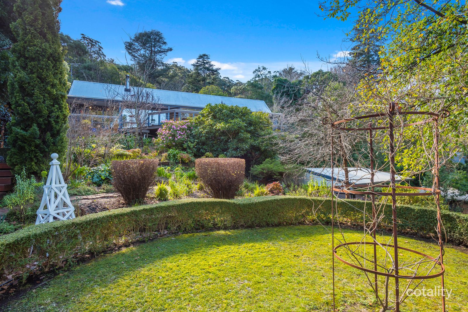 24 Ryans Pde, Mount Macedon, VIC 3441