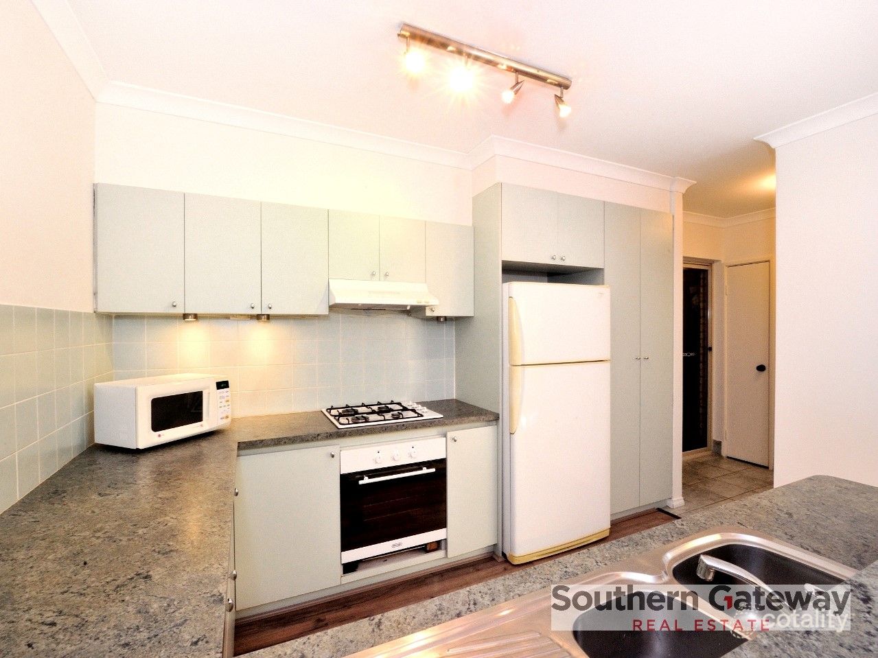 17 Daisy Lane, Como, WA 6152