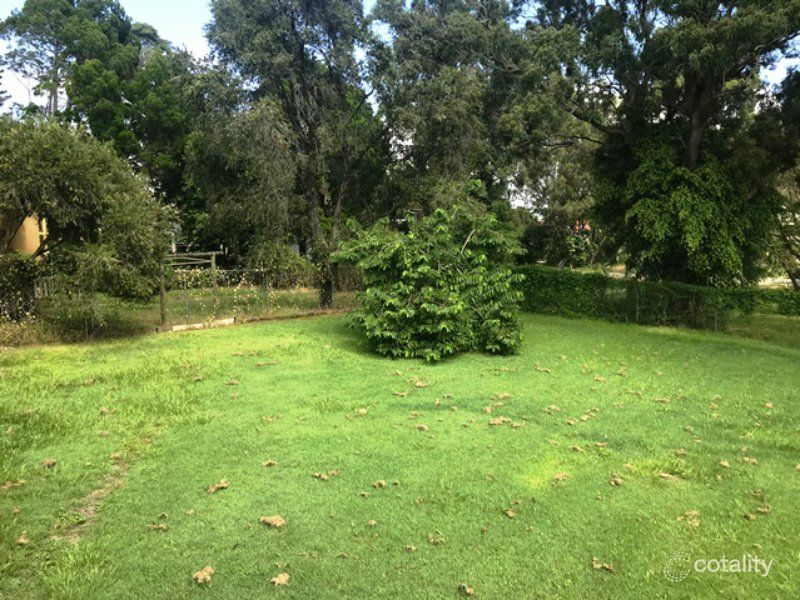 13 Michiko St, Macleay Island, QLD 4184