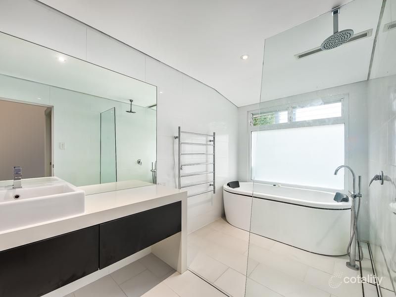 92 Bowen St, Windsor, QLD 4030