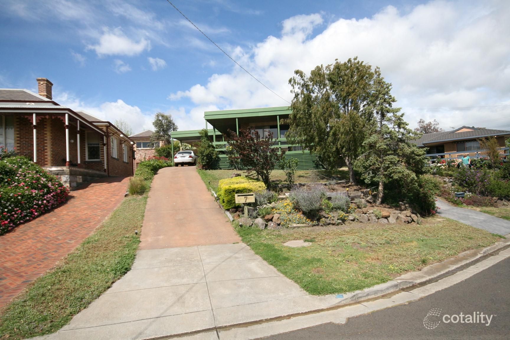 7 St Cloud Ct, Highton, VIC 3216