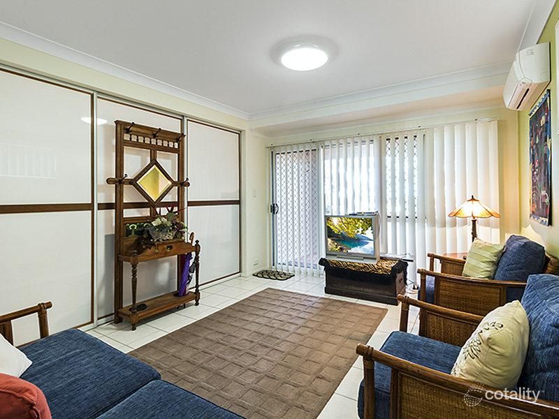 709 Esplanade, Lota, QLD 4179