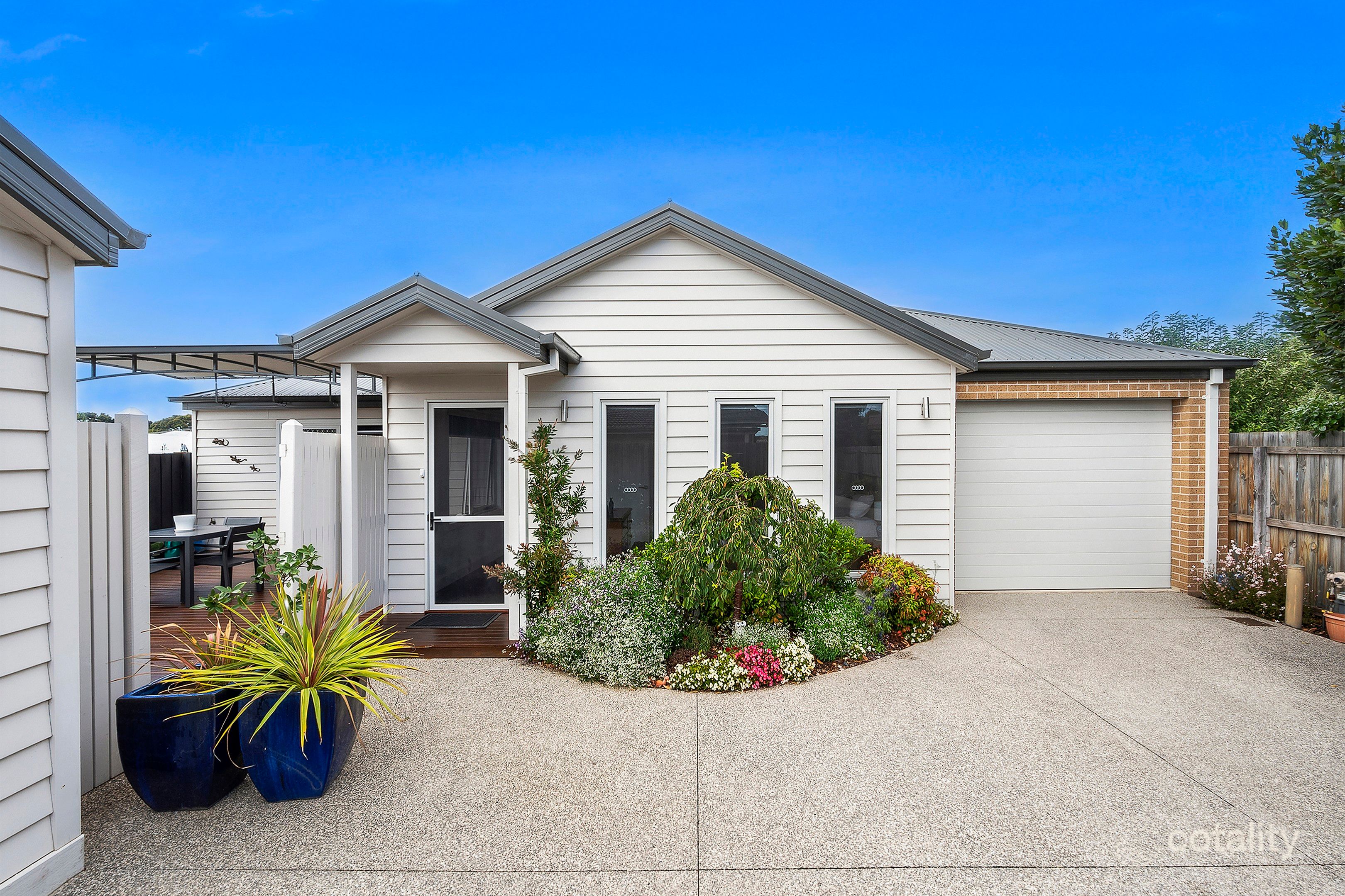 2/27 Kalimna St, Hamlyn Heights, VIC 3215