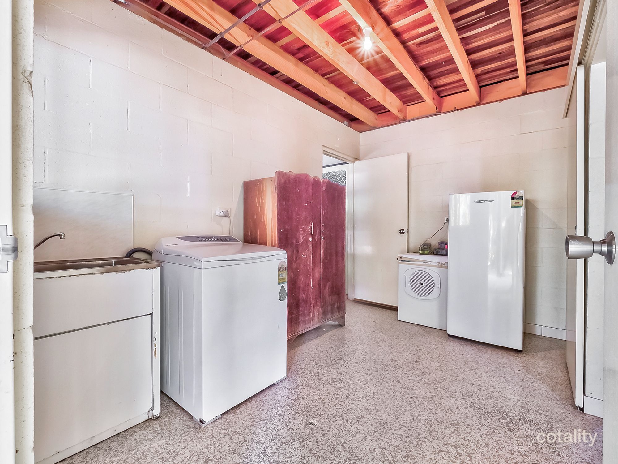 48 Pulgul St, Urangan, QLD 4655