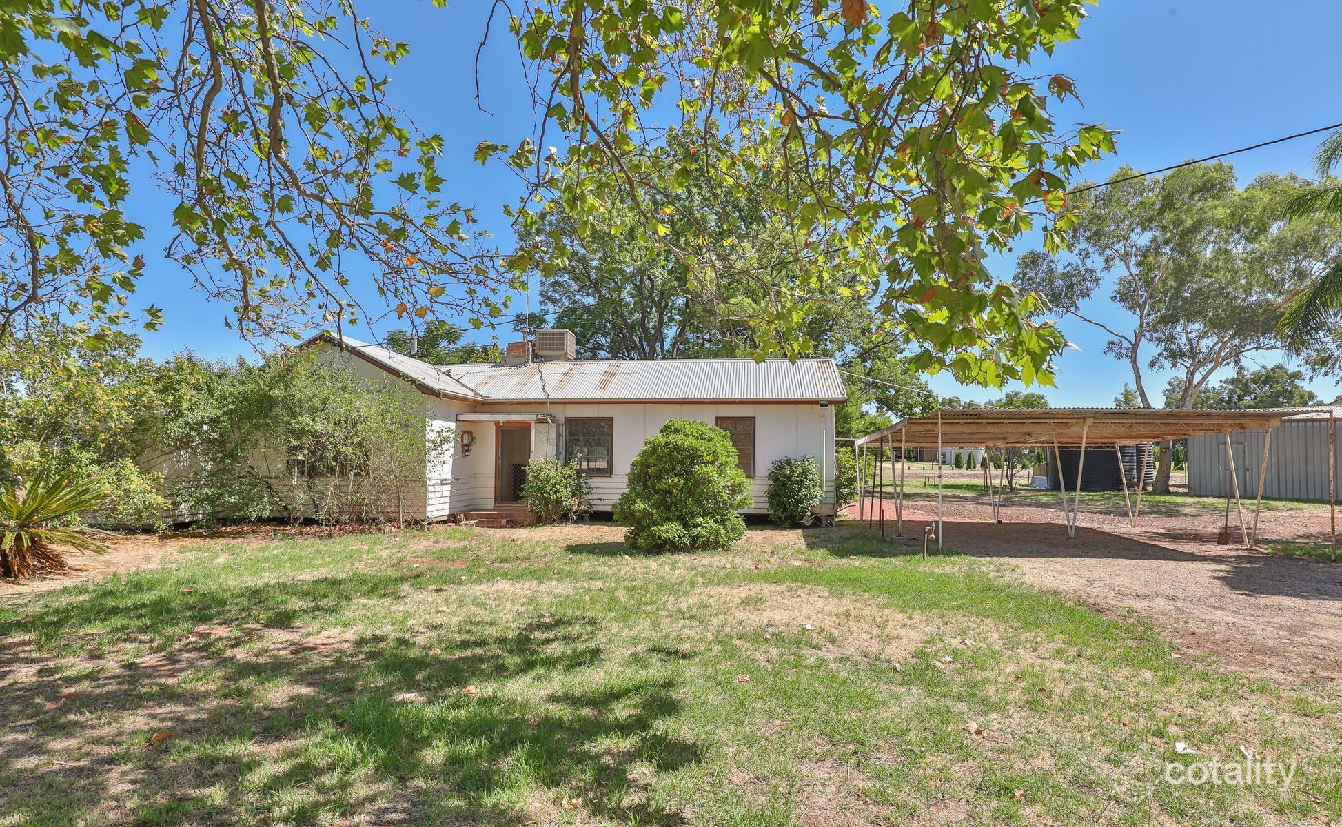 18 Hand Rd, Red Cliffs, VIC 3496