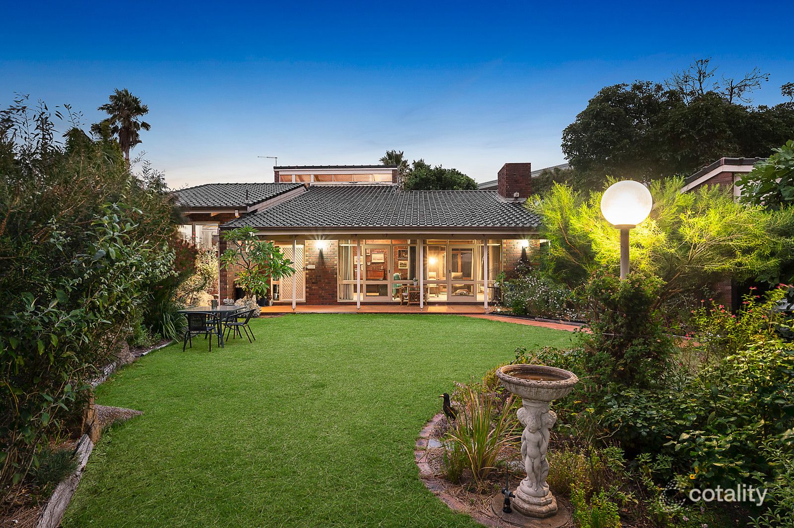 4 Gordon Cres, Black Rock, VIC 3193