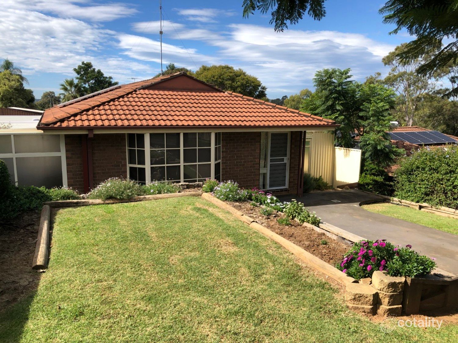 1 Durden Pl, Ambarvale, NSW 2560